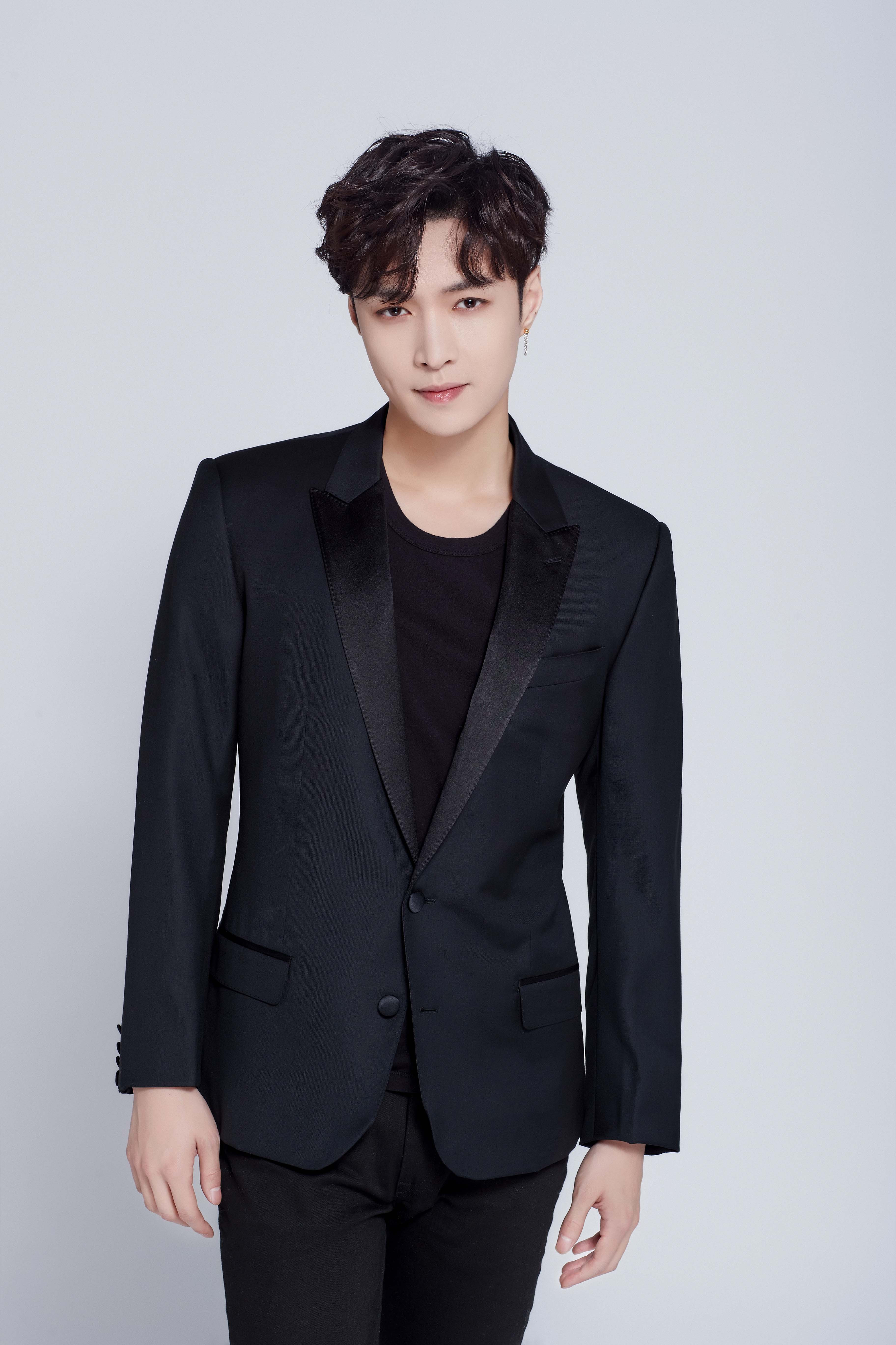 小狐狸张艺兴长大了！高瞻远瞩从青春2跳到《少年之名》的深思