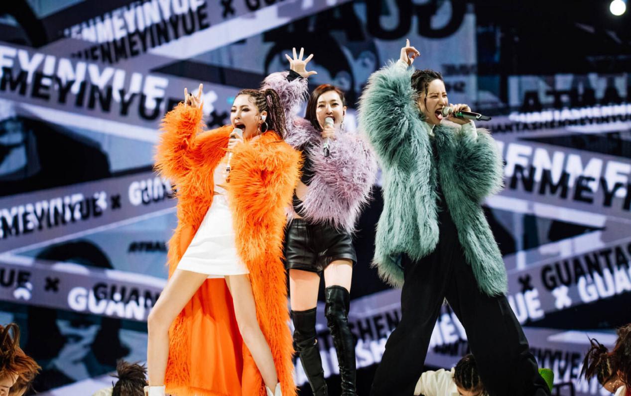 当慢歌成为“烂牌”、燃炸成为新主题，姐姐们