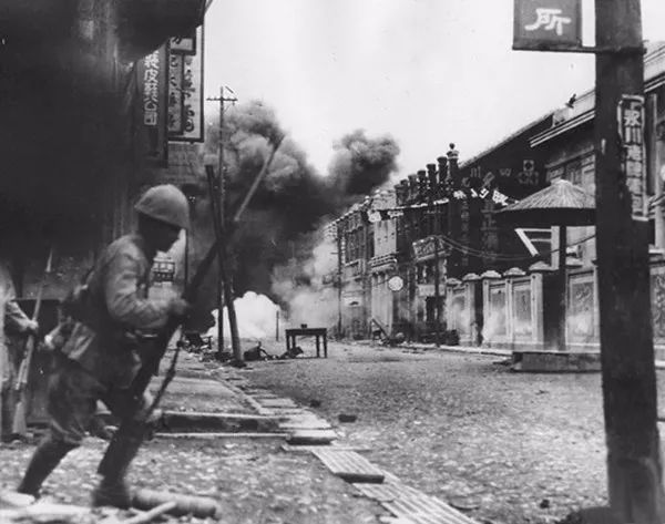 1946�꣬150������Ա���ձ�Ů��ҽɱ������ı���廨����ϴ�