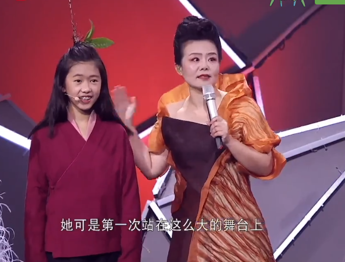 晚会被嘲冷门寒酸无大牌？汉服盛宴古风歌手云集，丁真许嵩成顶流
