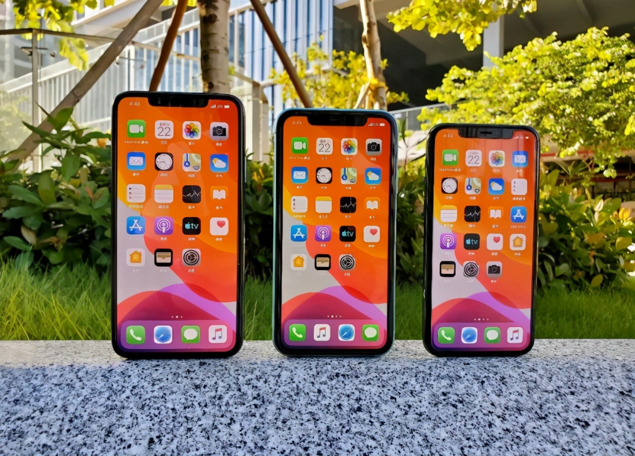 苹果亮大招，iPhone11开启“狠降”模式，网友：盼到了