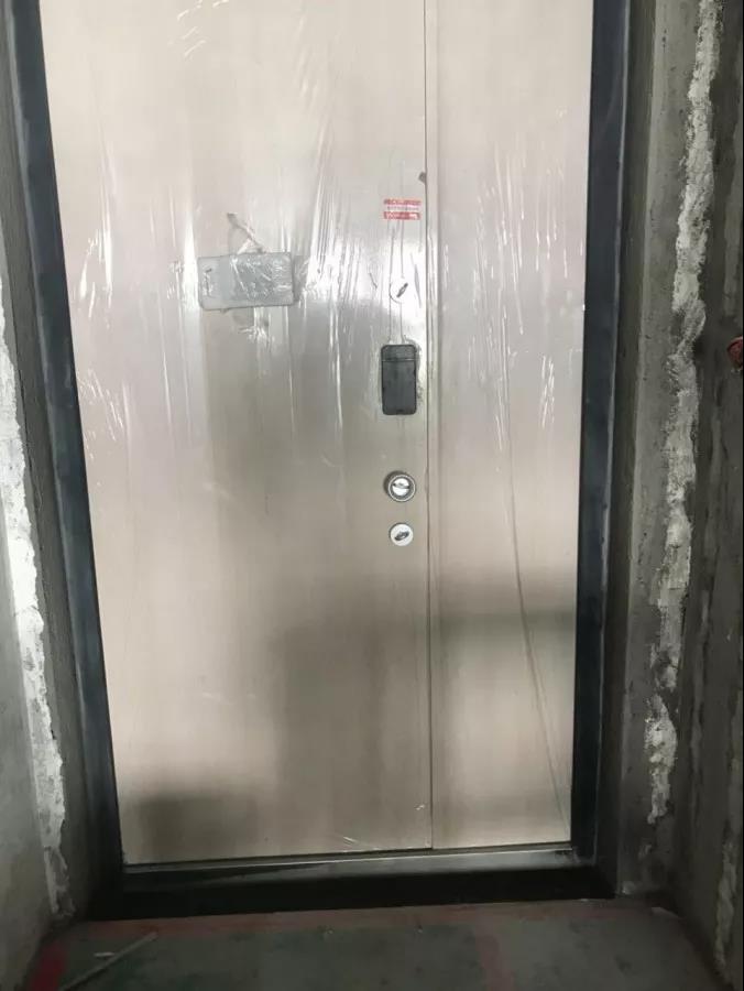 门窗三分靠质量七分靠安装，不能马虎大意，搞不好就麻烦了
