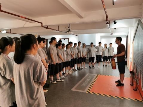 求“学思践悟”人生体验 做“知行合一”汤中学子