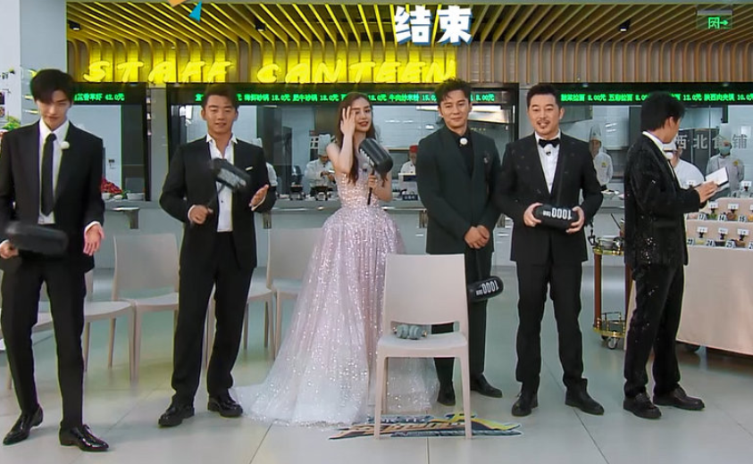 《奔跑吧8》吃面条，导演给baby特写镜头，是不是