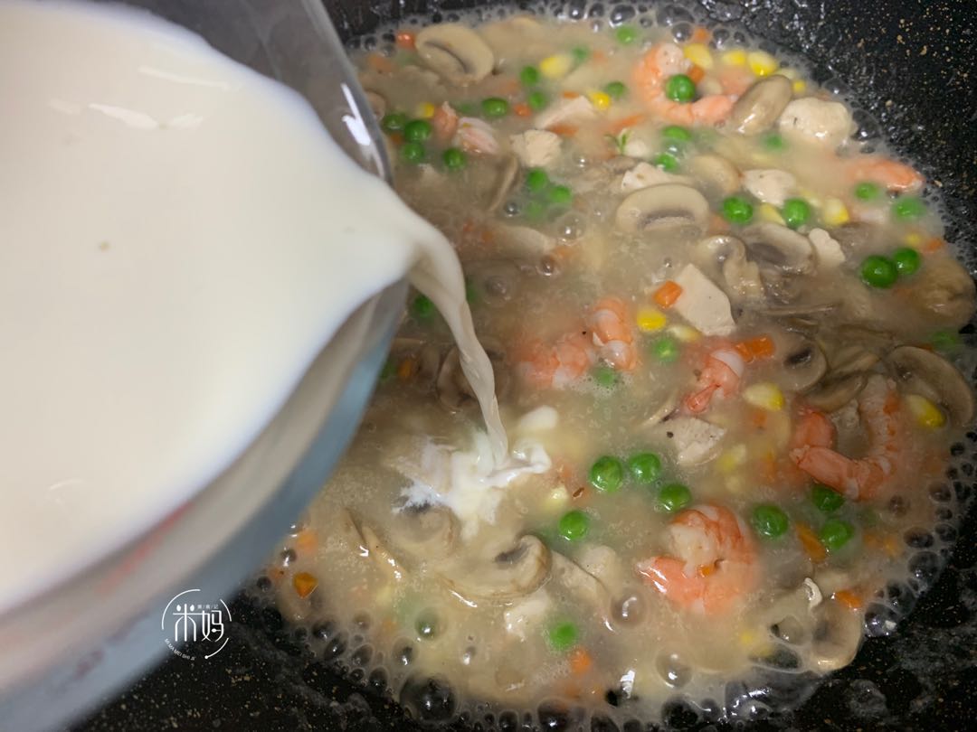 图片[12]-鸡胸肉虾仁蘑菇浓汤做法步骤图 香浓顺滑又低脂吃上一口幸福感爆棚-起舞食谱网