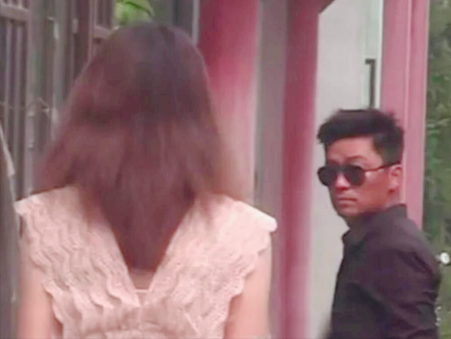 王宝强好福气！生病去小诊所挂点滴，女友冯清全程相伴感情深厚