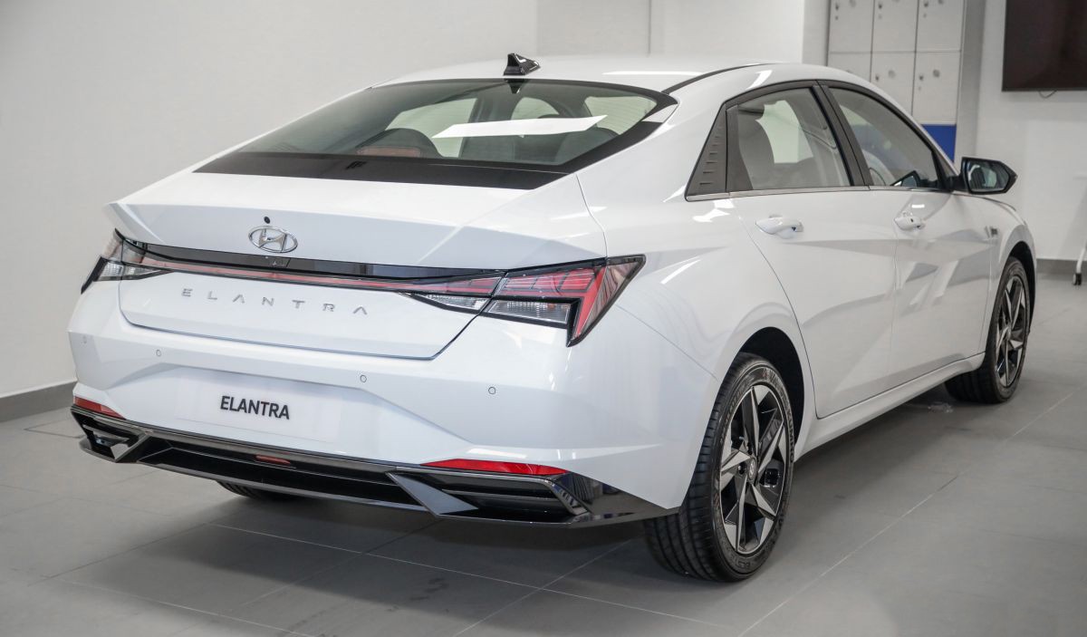 第七代伊兰特让新手司机不再心慌