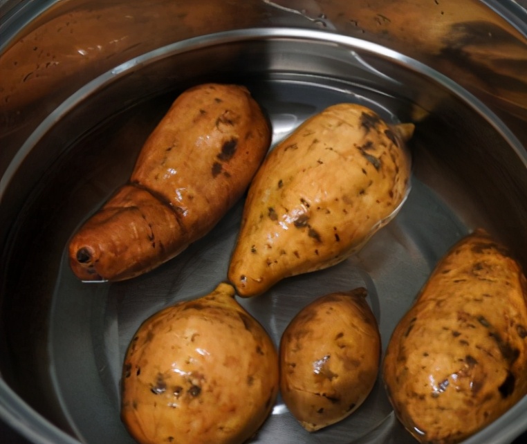 Eat more sweet potatoes in autumn. I will teach you 3 ways to make sweet potatoes. They are so delicious that they can’t stop.