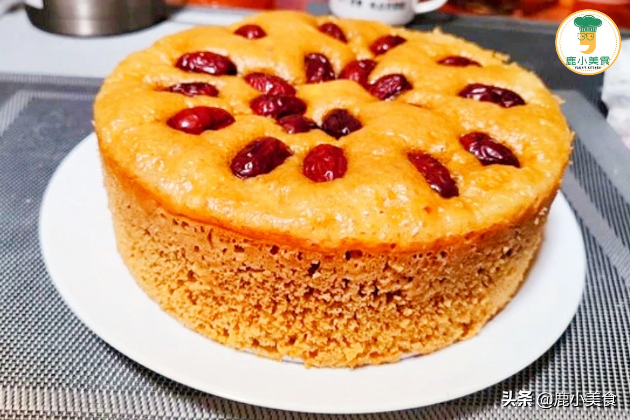 鬆軟香甜的紅糖發糕，不用揉麵，比饅頭還簡單，孩子隔天吵著要吃