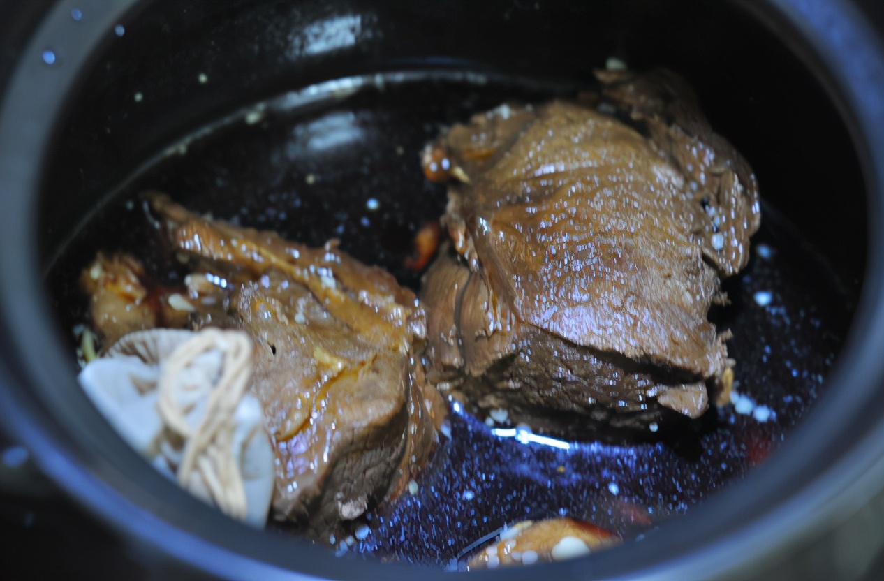 圖片[6]-做醬牛肉 只需4種調料 牢記關鍵3步 牛肉醬香紅潤 酥爛不塞牙-起舞食譜網