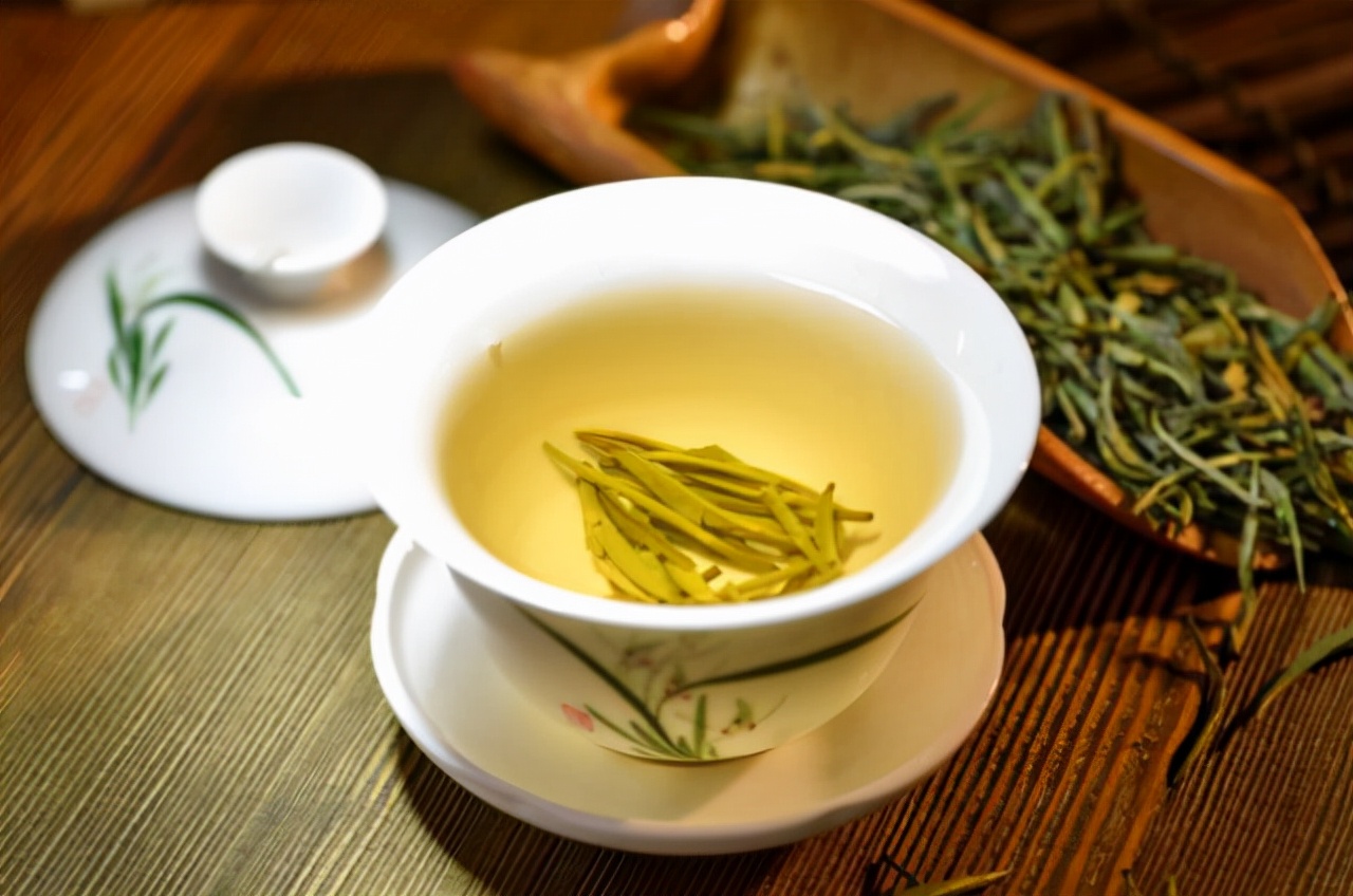 泡綠茶，別總是先放茶葉再倒水！想要茶香味好，請(qǐng)牢記這個(gè)順口溜