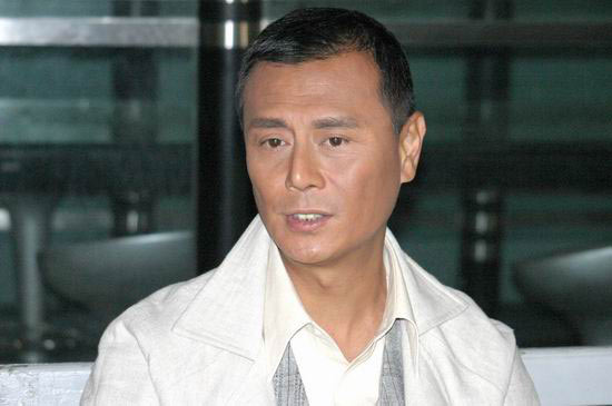 10年前丈夫意外坠楼去世，膝下无儿无女，如今刘雪华过得怎么样？