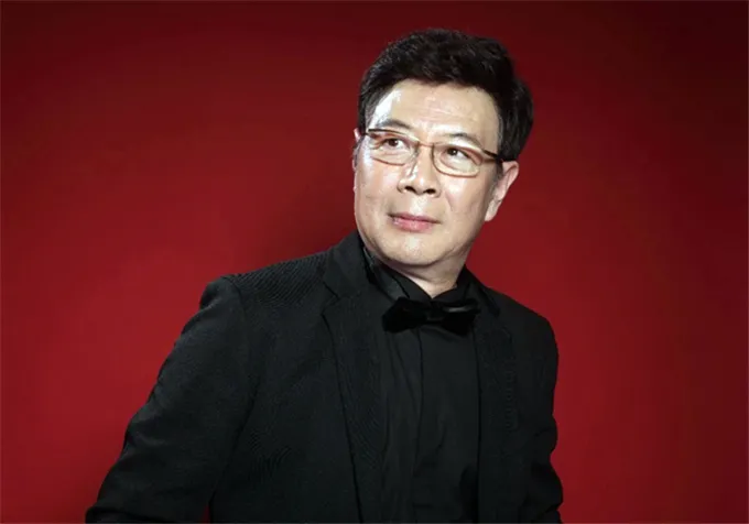 42年前一部谍战片:被誉为《潜伏》的祖师爷,票房高达1.8亿
