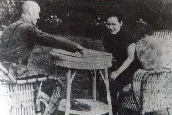 软禁张学良半个多世纪，蒋介石花费了多少钱？