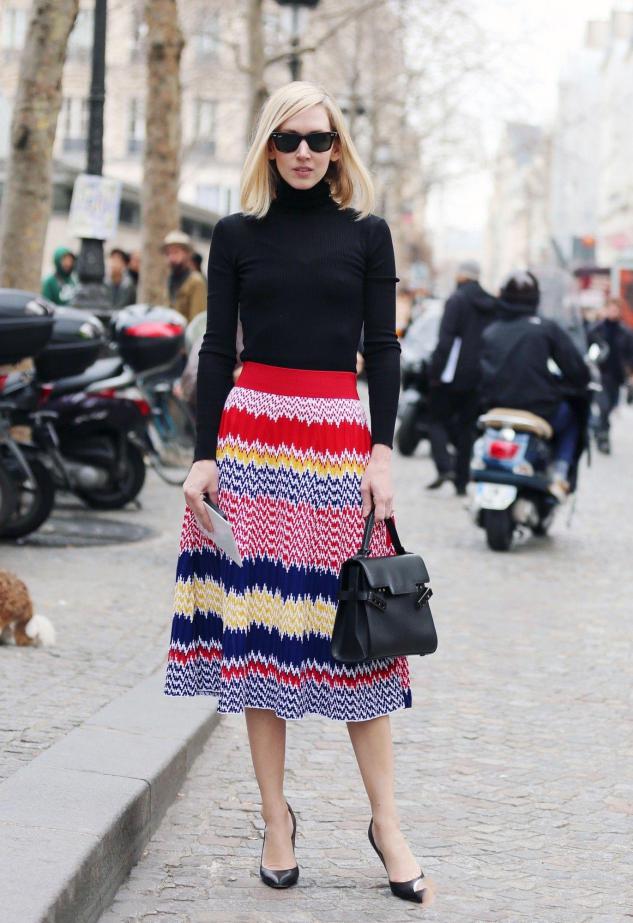 天凉短裙该收起来了，建议多穿这5款早秋“长裙”，时髦显高级