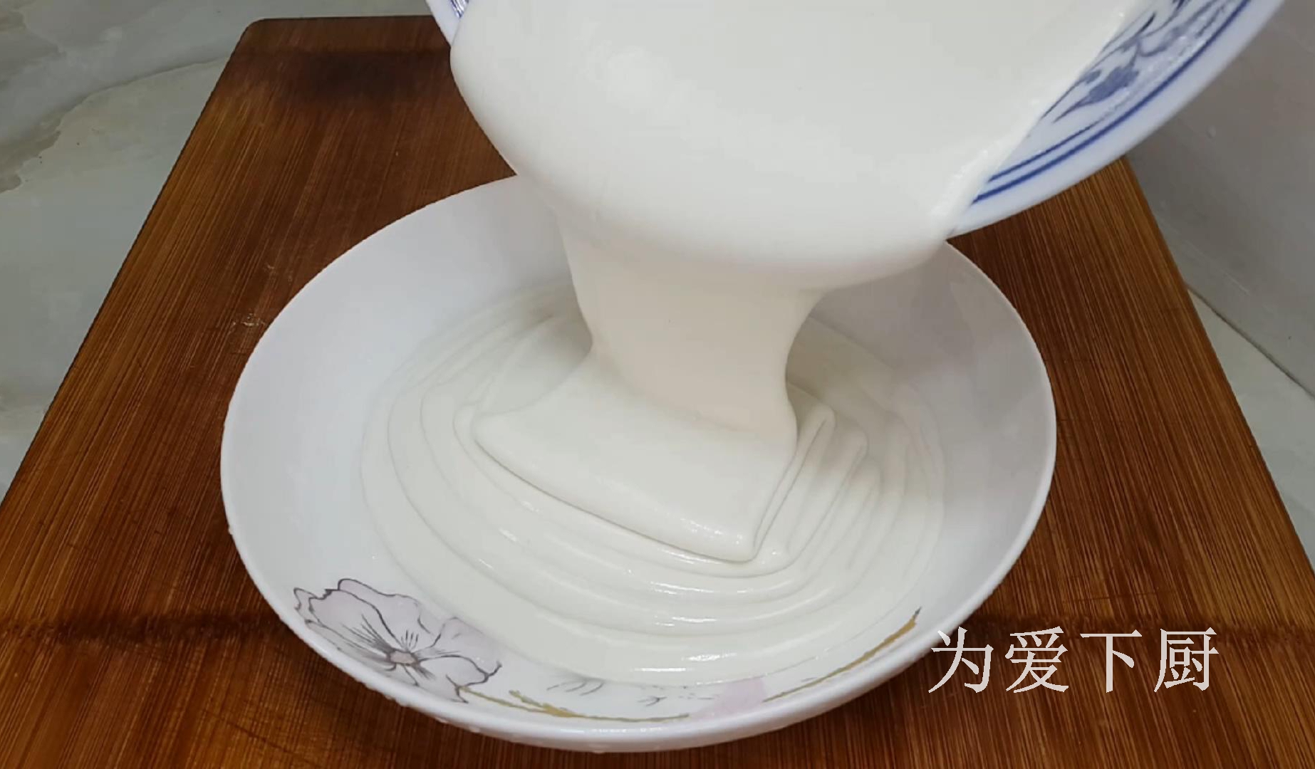糯米粉這樣做才過癮，加半斤豆沙，軟糯又香甜，比雪媚娘還好吃