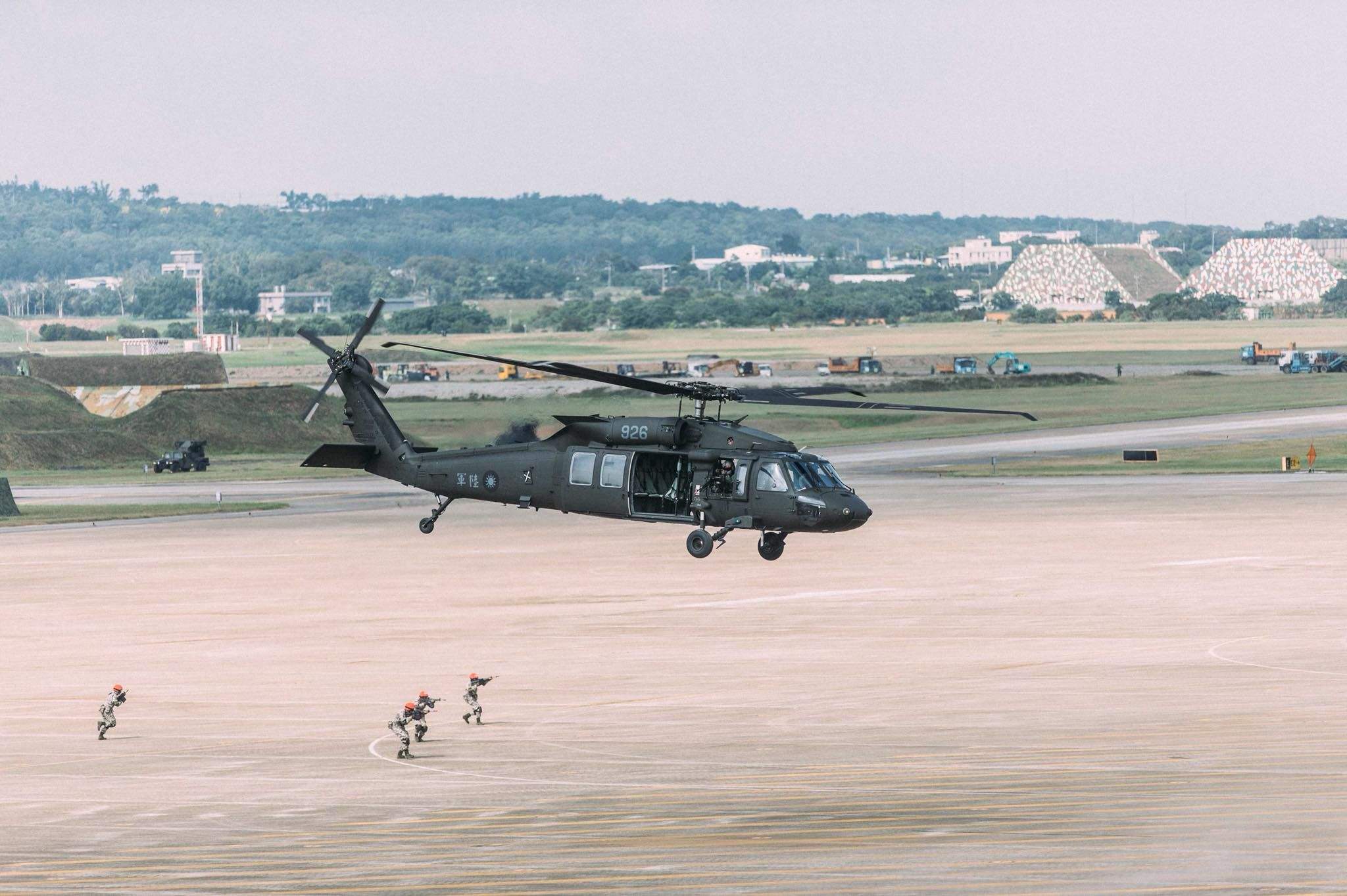 蔡英文还能嚣张多久？解放军接连出现大动作，