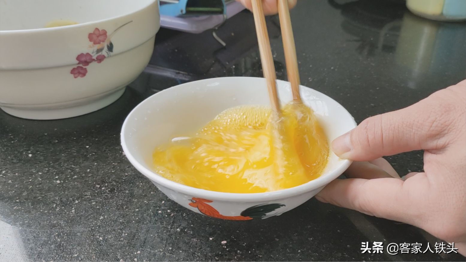 一條鱸魚3個蛋，不蒸不煮教你新吃法，香嫩好吃，孩子都主動添飯