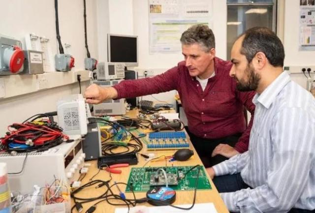 中國再次傳來喜訊：成功破美封鎖掌握技術，俄國願拿重器交換