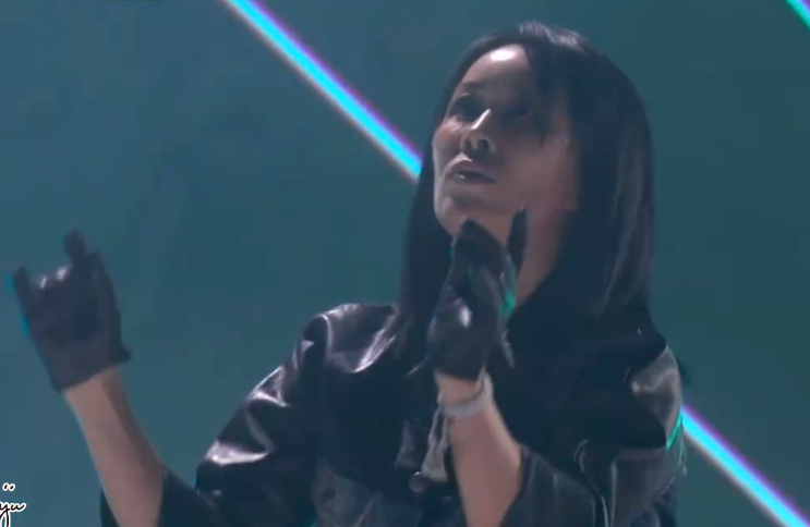 张柏芝上节目唱跳频频失准，王菲好友直接开撕