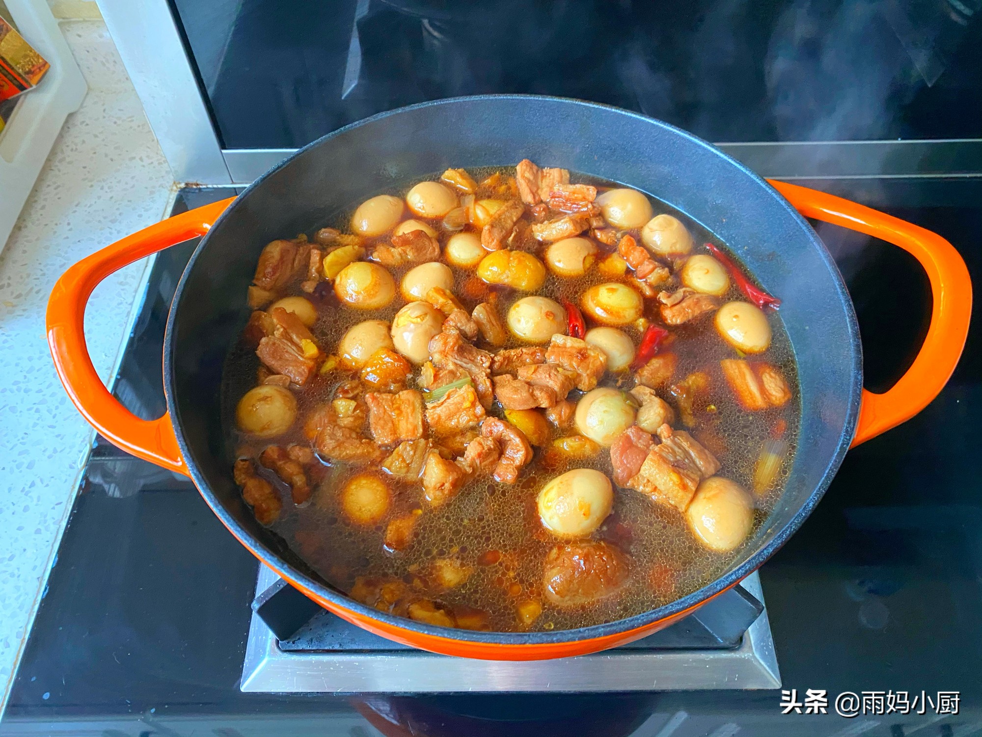 元旦团圆必做的炖菜，鲜香入味的五花肉炖鹌鹑蛋，美味滋补超下饭