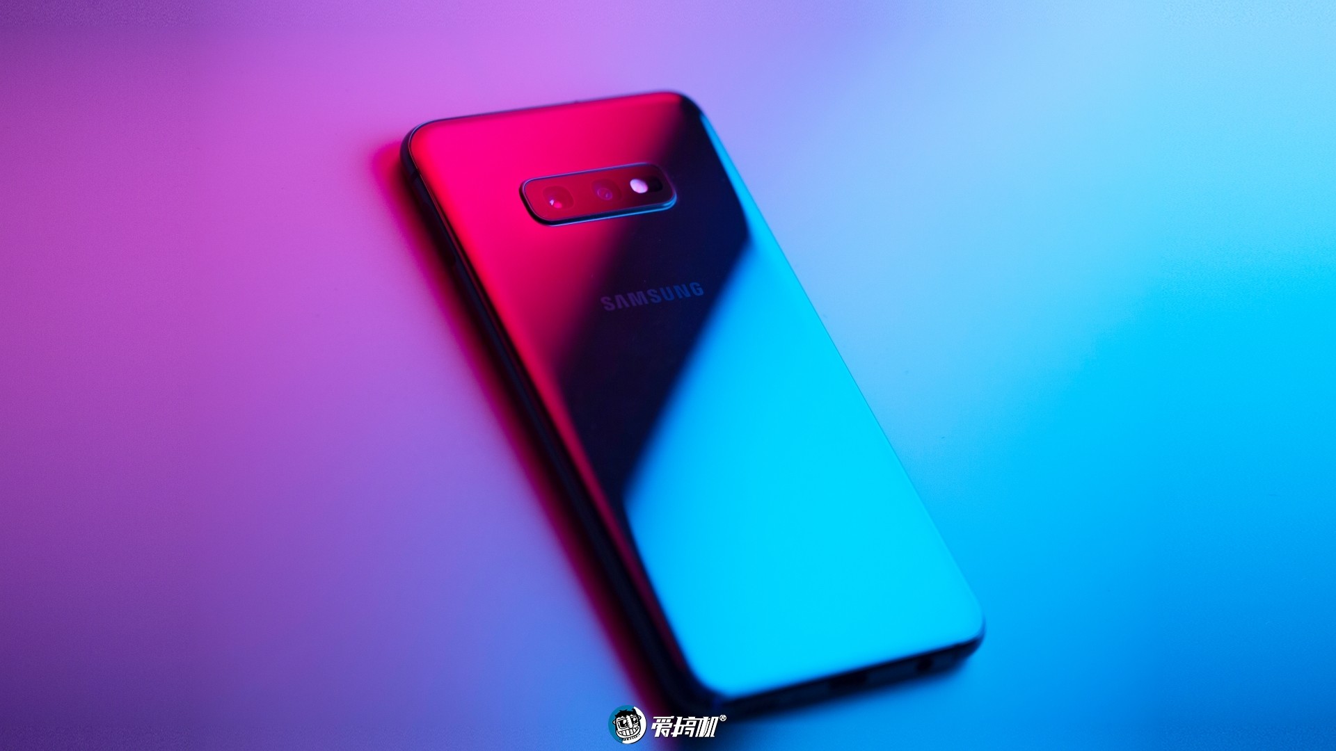 三星Galaxy S10e图赏：触感极好的小屏旗舰