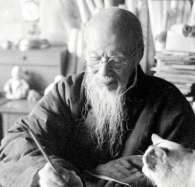 妻子画了一幅虾，齐白石看完说到：画的跟我一