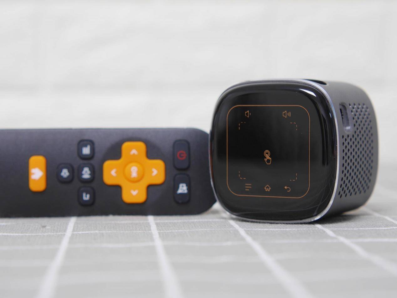 聯想挑戰最小投影儀？ 安卓系統，雞蛋大小能投100寸