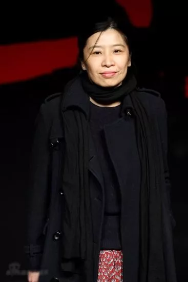 贾宏声:他当着父亲面跳了楼,留下了一辆被砸