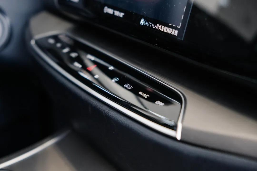 空间超大、座椅超软，还有智能语音，这台10万元的SUV太值了