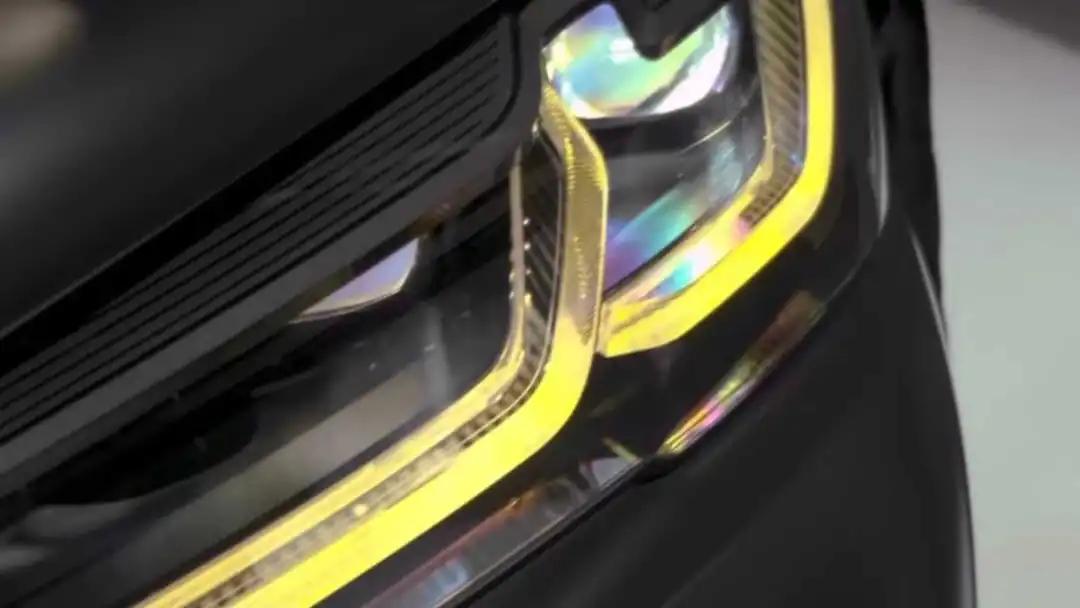 今年宝马推出X8在内多款重磅车型，大多都是针对奔驰而来