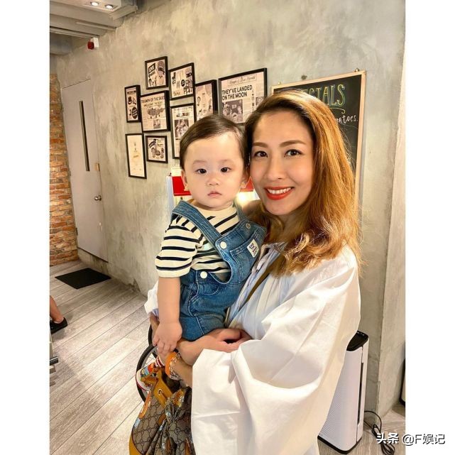 陳敏之楊怡陳山聰帶子女相聚星二代們露面被讚可愛