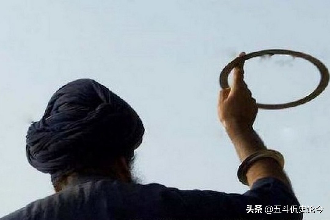 印度军人脑袋上“藏”兵器，环刃可攻可守太刁