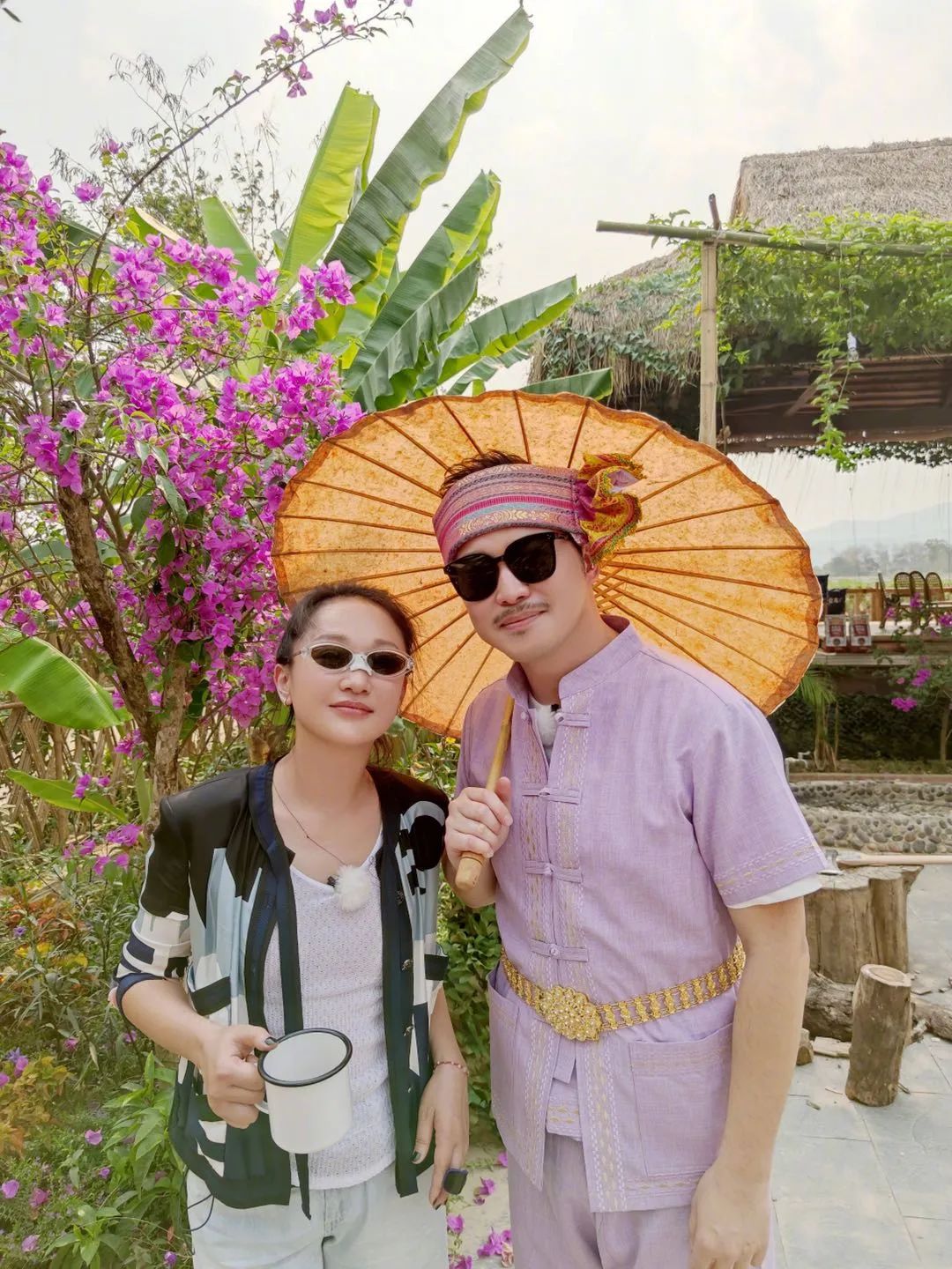 周迅被爆离婚后首现身，颈纹眼袋发际线后移，