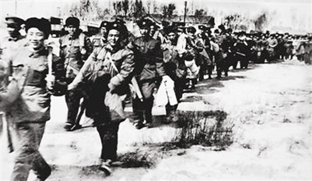 1954年，毛主席为什么要决策成立新疆生产建设兵团？