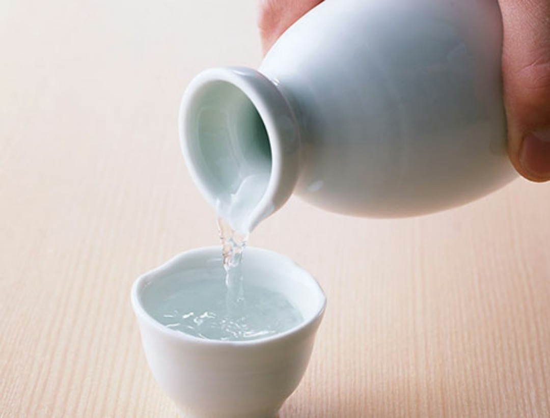 白酒炒作，12月医药底部机会，价值回归，医药指数上涨超6%