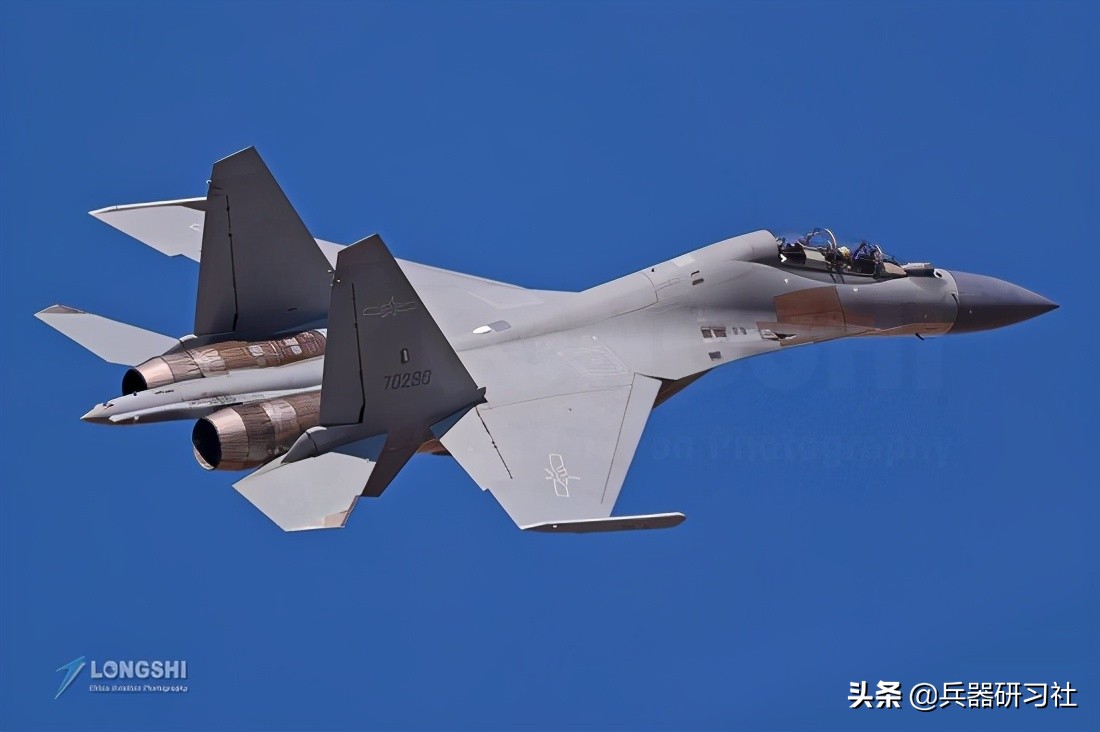 美国模拟与解放军台海开战，东风导弹摧毁航母和基地，数十万兵力近乎覆没