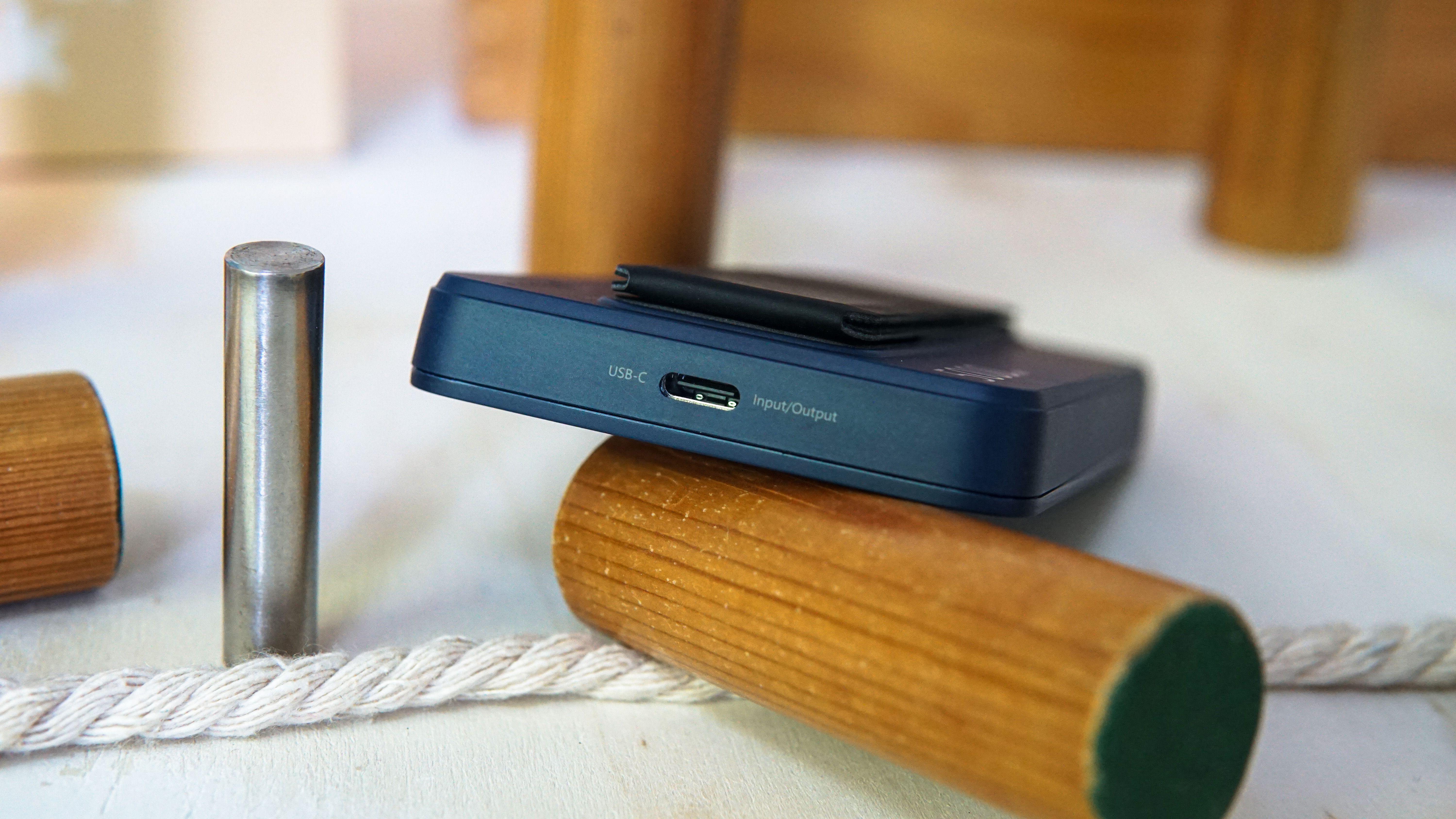 手机的第二块“电池”，迈飞Magsafe磁吸无线充电宝