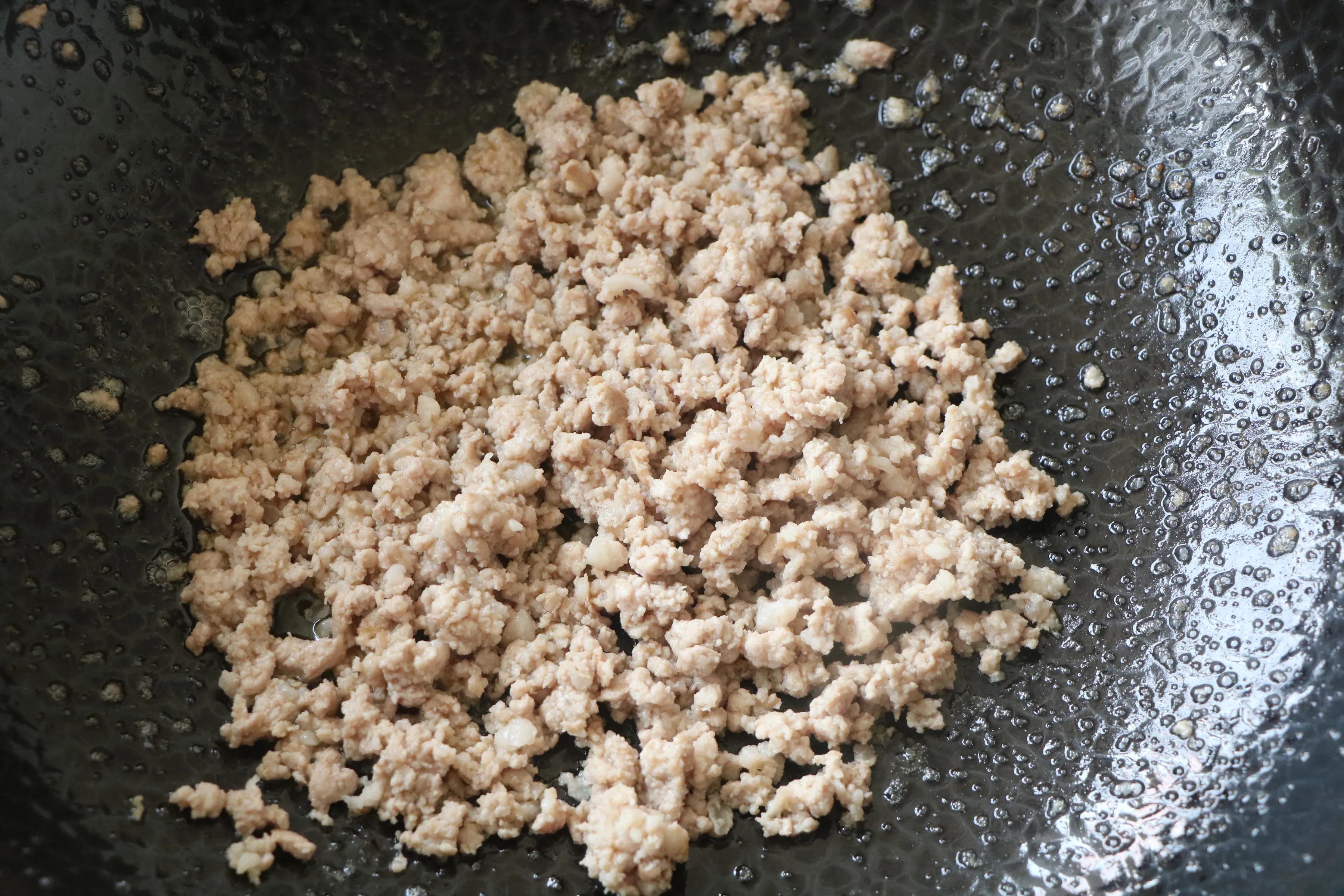 天气热不知道吃什么，这样的家常小炒一定要试试，开胃下饭