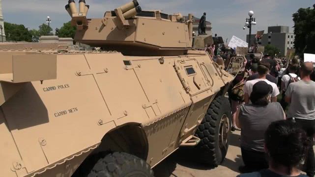 独立尸检报告出炉，特朗普要求立即恢复秩序，