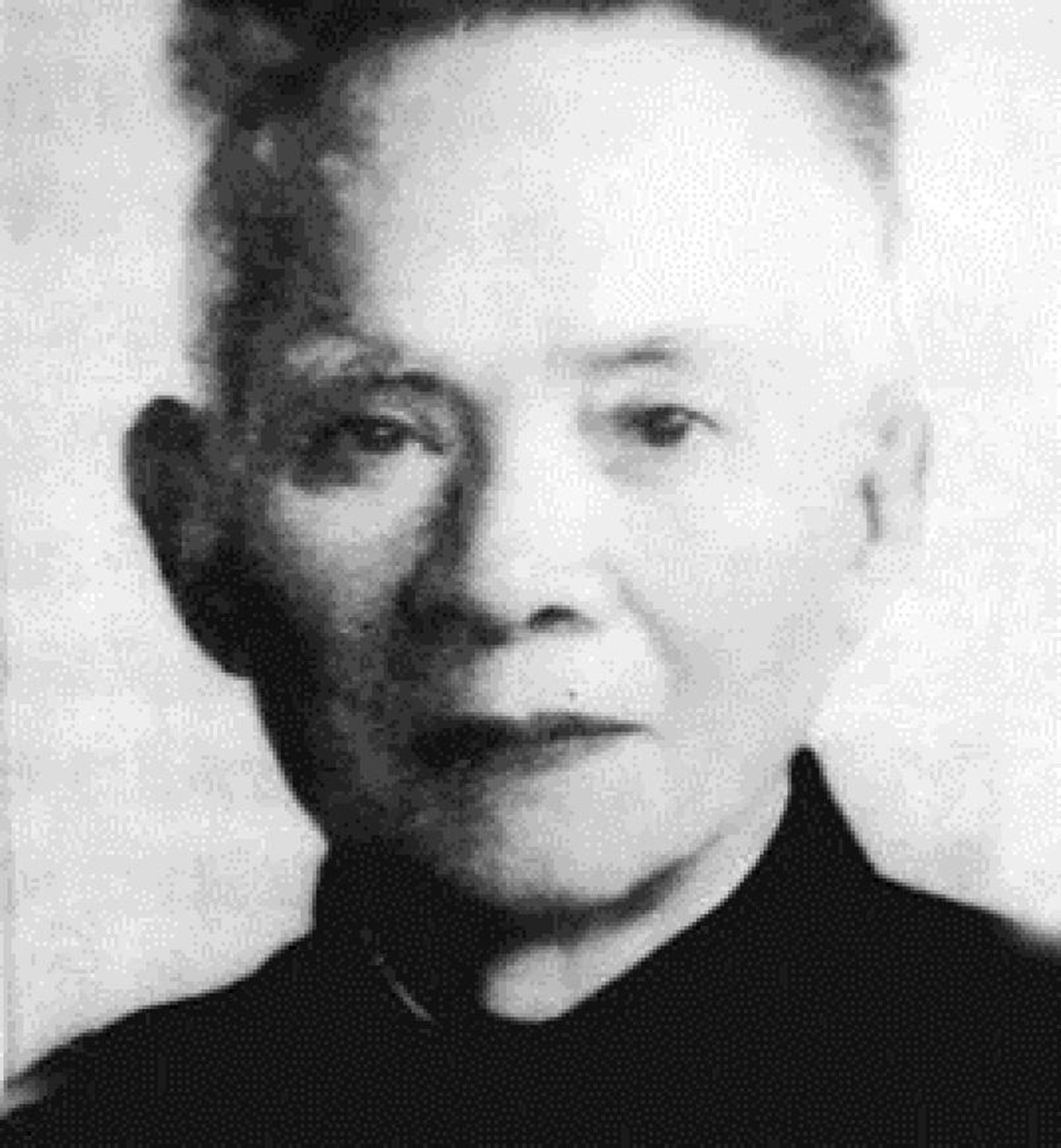 ����ս���з����3λ�����߹٣�̬�ȶ��ӣ��ܾ����죬�����Σ�