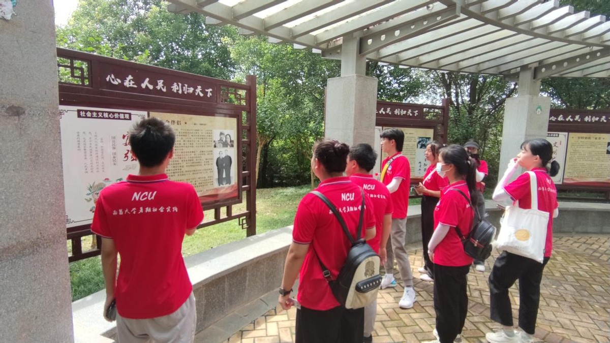 参观耀邦陵园，传承红色精神