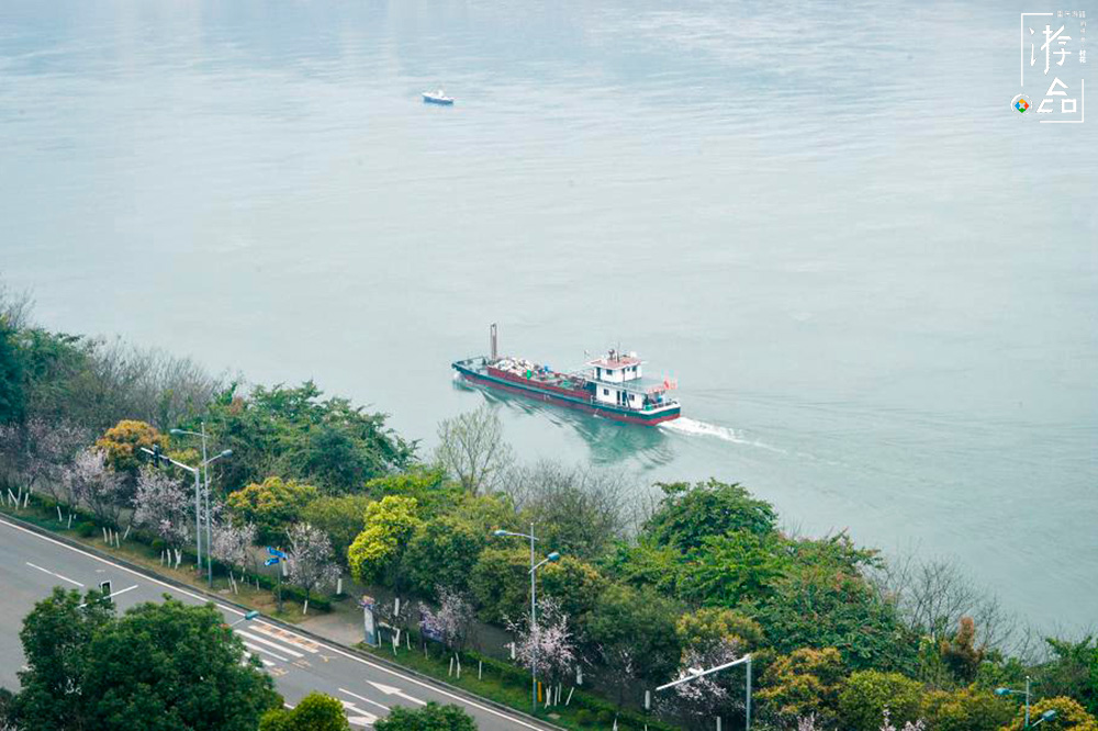 同样是重庆的轨道交通，3号线上的这个站点比李子坝更神奇