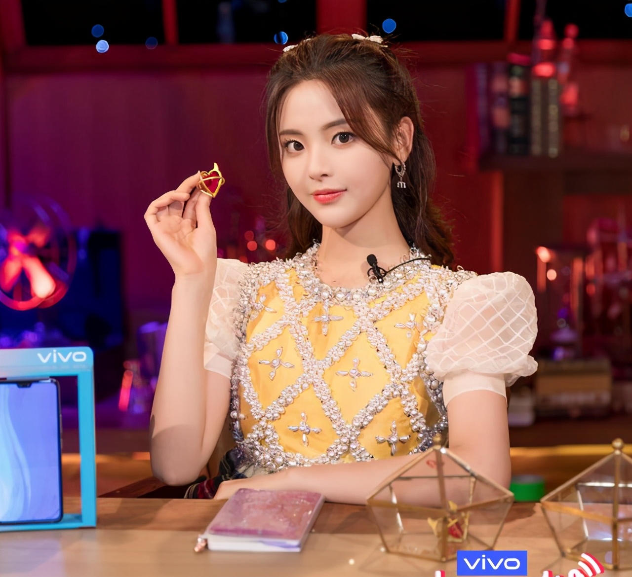 《心动的信号》杨超越：我小时候可丑了，情绪低落时会自卑…
