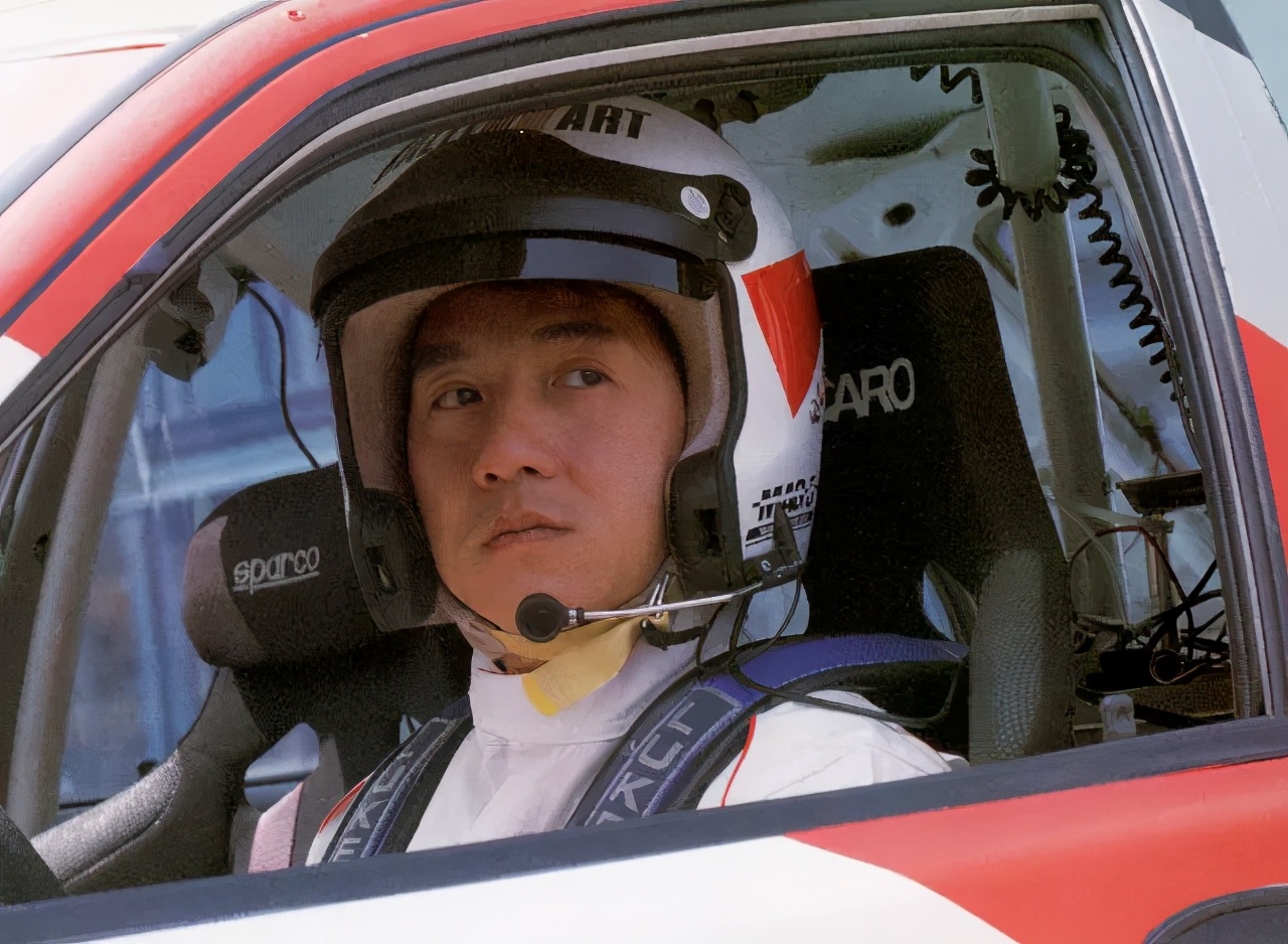 1995年，成龙花2亿拍了一部电影，却斩断了袁咏仪