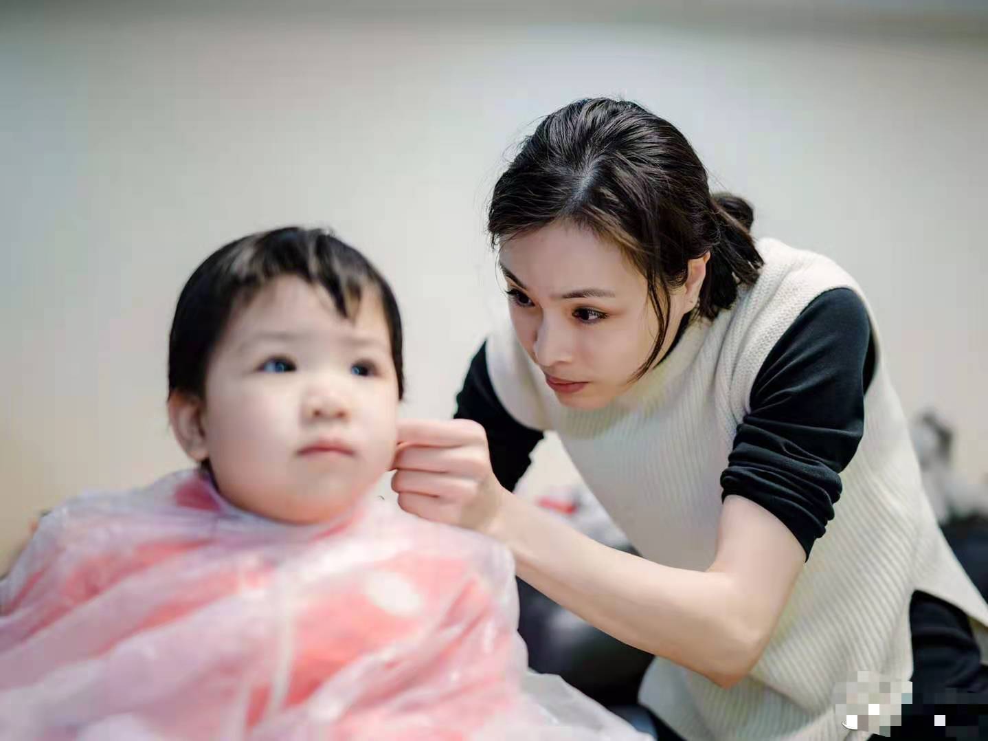 35岁跳水皇后吴敏霞官宣二胎!四肢纤细状态好,