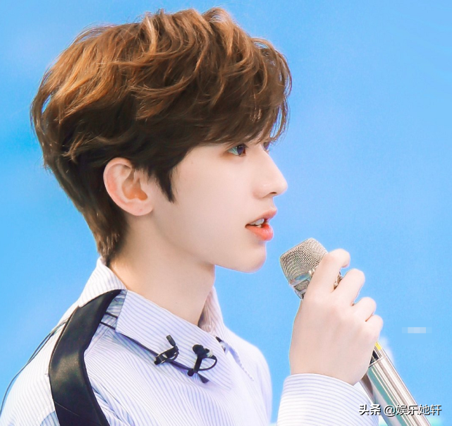 《奔跑吧8》终于定档！5月又来最强阵容，海报官