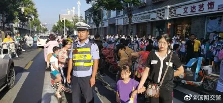 重庆|开学第一课 | 重启“护学岗”，我们同步“开学”啦！