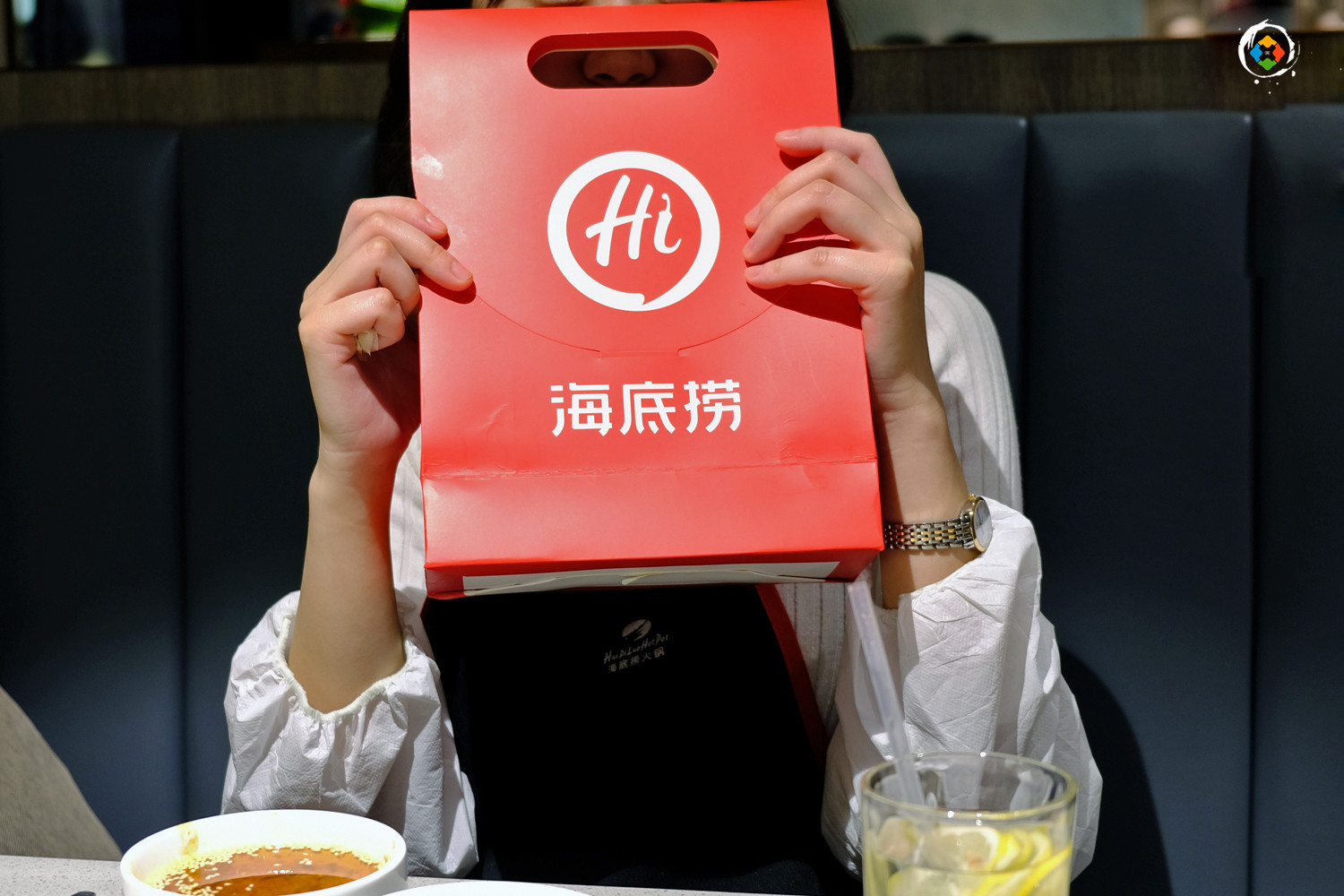 重庆人真的不吃海底捞吗？大量市民排队等位，本地人都被辣到不行