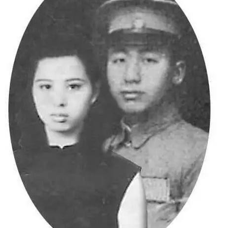 抗战老兵钟崇鑫：新婚上前线，妻苦等77年，93岁赴台湾祭奠